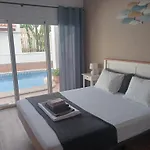 Nyaraló Beautiful With Heated Private Pool, Cristianos *