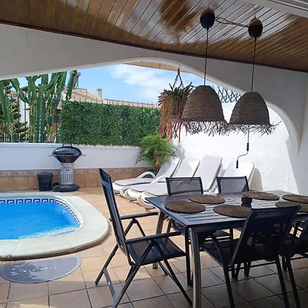 Beautiful With Heated Private Pool, Cristianos Tatil Evi