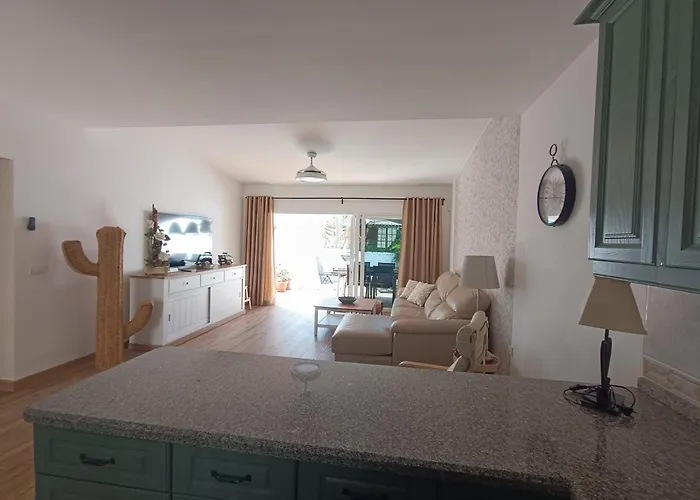 Beautiful With Heated Private Pool, Cristianos Casa de Férias