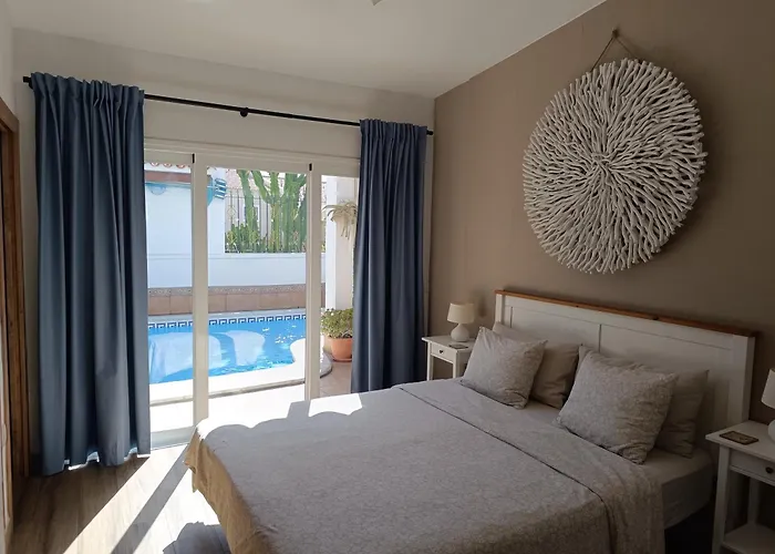 Beautiful With Heated Private Pool, Cristianos