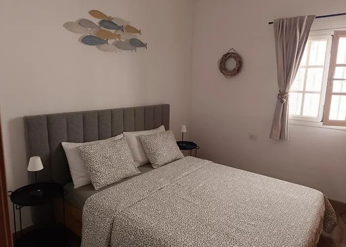 Dom wakacyjny Beautiful With Heated Private Pool, Cristianos Los Cristianos (Tenerife)