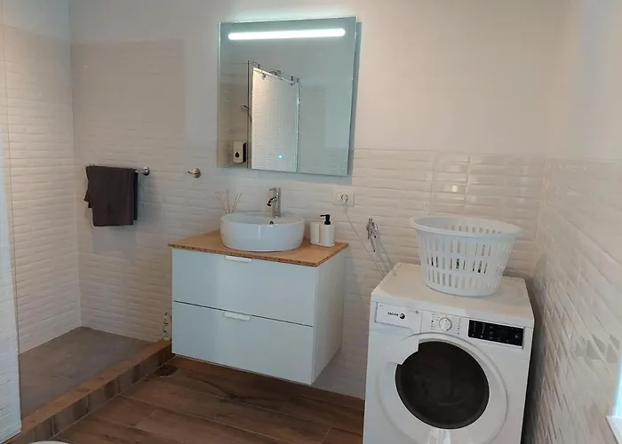 Beautiful With Heated Private Pool, Cristianos