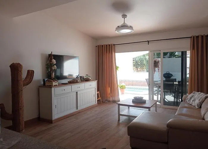度假居 Beautiful With Heated Private Pool, Cristianos *