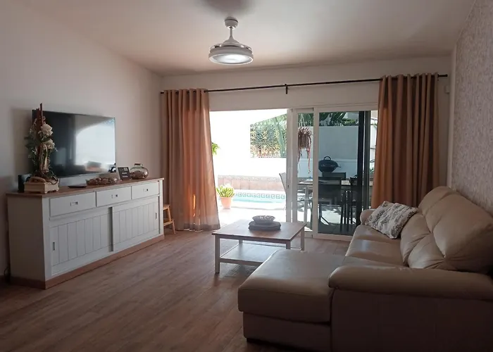 Beautiful With Heated Private Pool, Cristianos 度假居