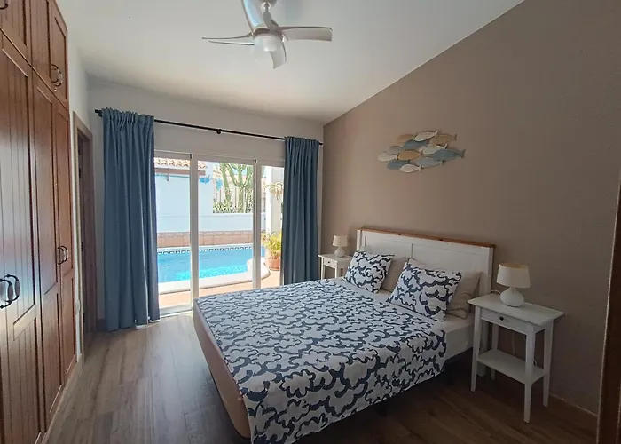 Beautiful With Heated Private Pool, Cristianos 洛斯克里斯蒂亚诺斯