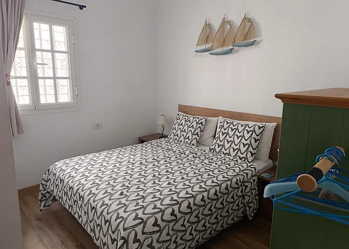 度假居 Beautiful With Heated Private Pool, Cristianos