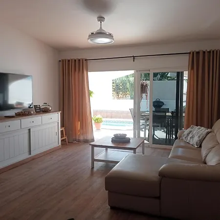 Beautiful With Heated Private Pool, Cristianos 度假居