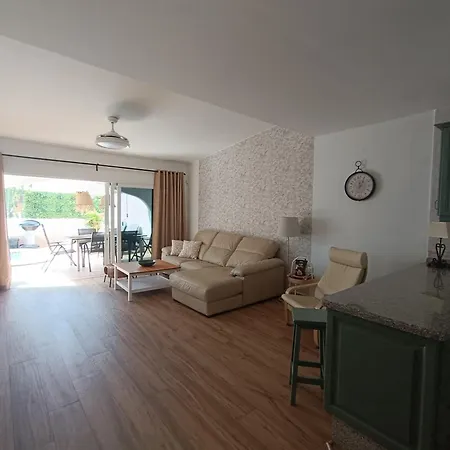 Beautiful With Heated Private Pool, Cristianos 度假居
