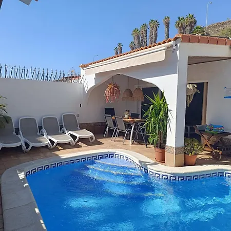 Beautiful With Heated Private Pool, Cristianos 度假居