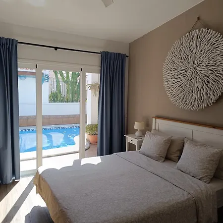 Beautiful With Heated Private Pool, Cristianos